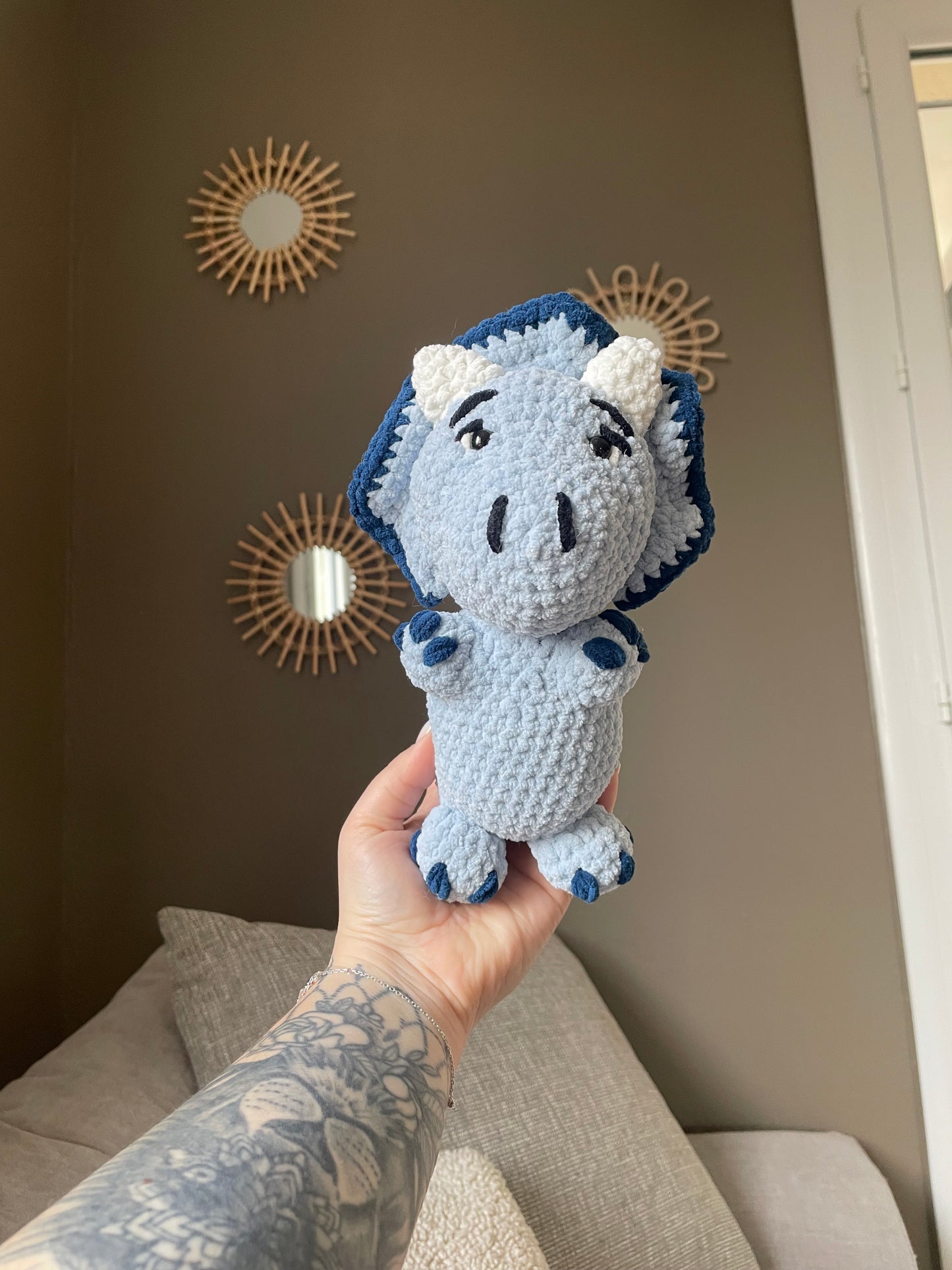Peluche tricératops
