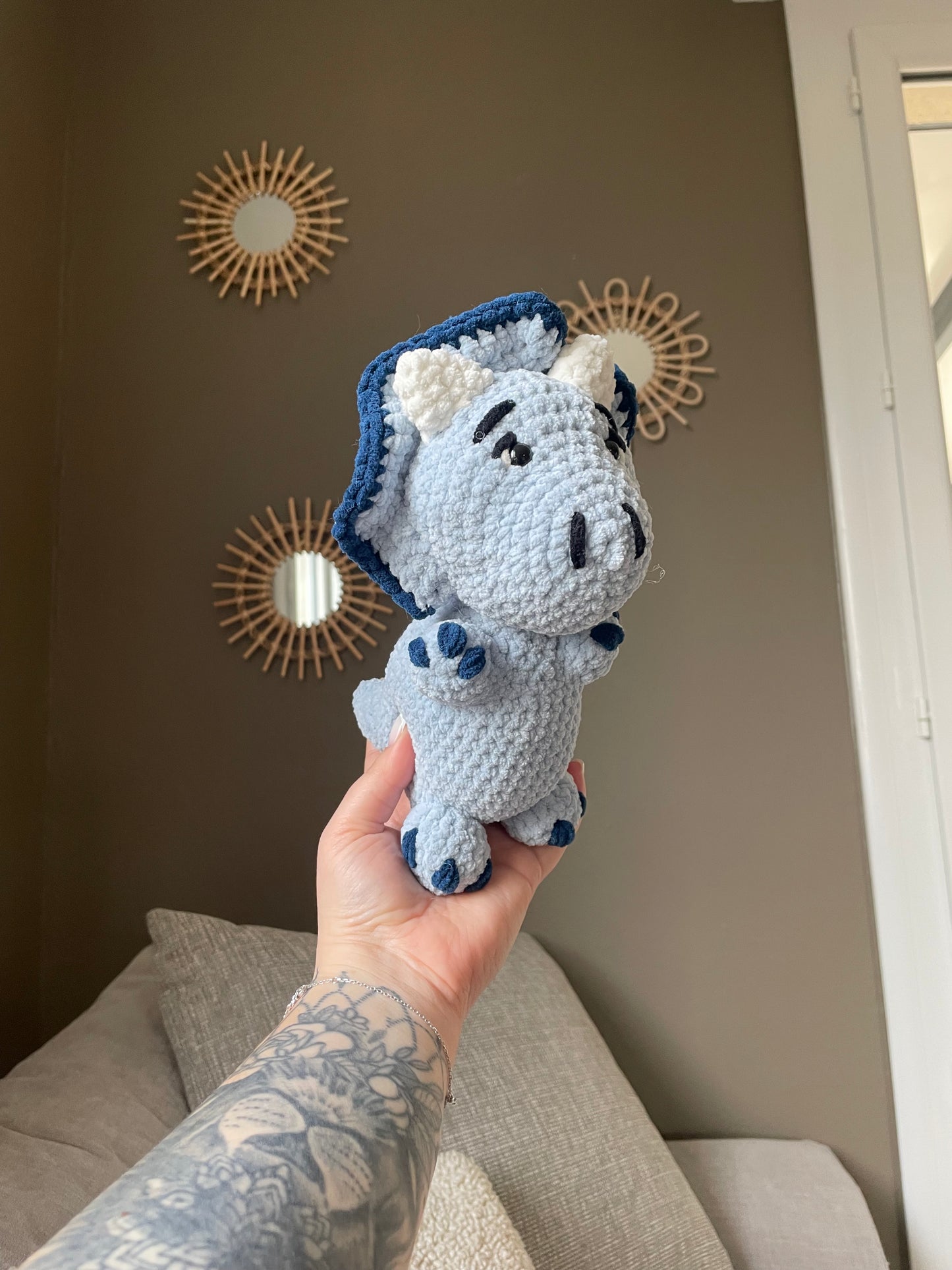 Peluche tricératops